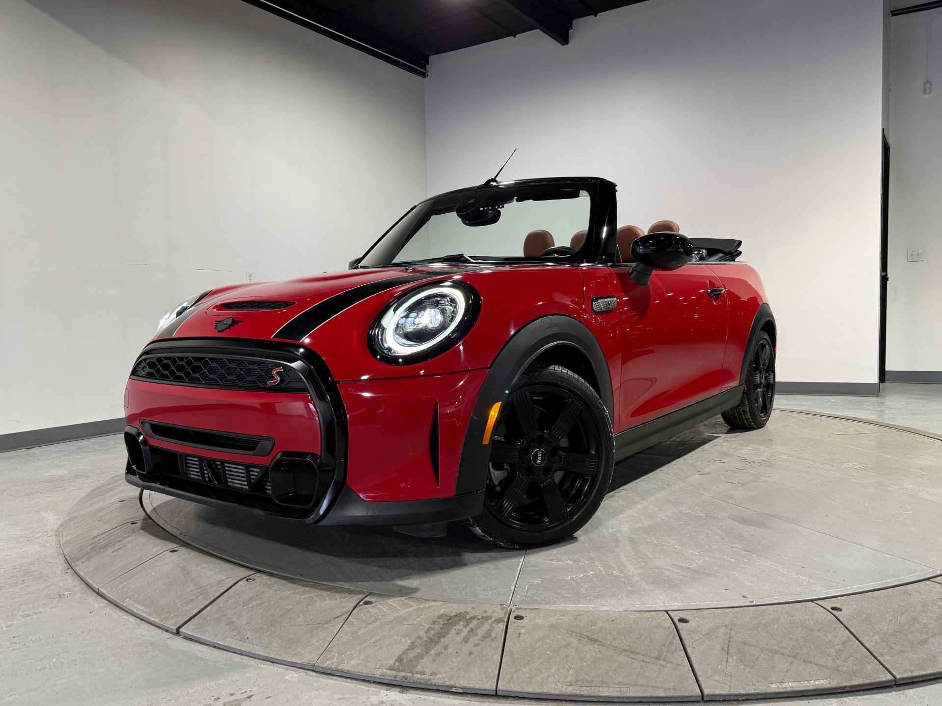 Used 2023 MINI Cooper S w/ Signature Upholstery Package image 2