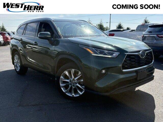 Used 2023 Toyota Highlander Limited AWD/4WD image 1