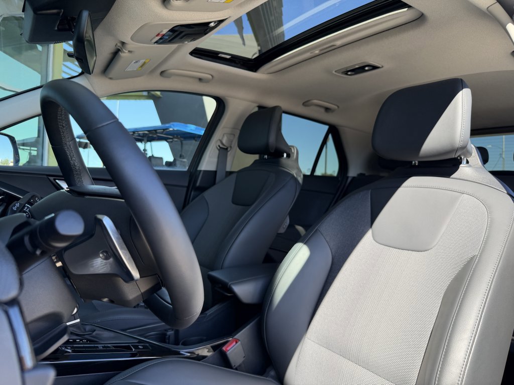 Used 2023 Kia Niro EX Touring image 34