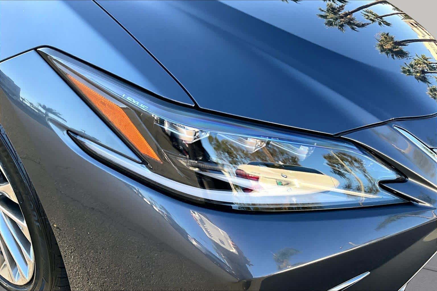 Certified 2023 Lexus ES 300h w/ Accessory Package (Z1) FWD image 26