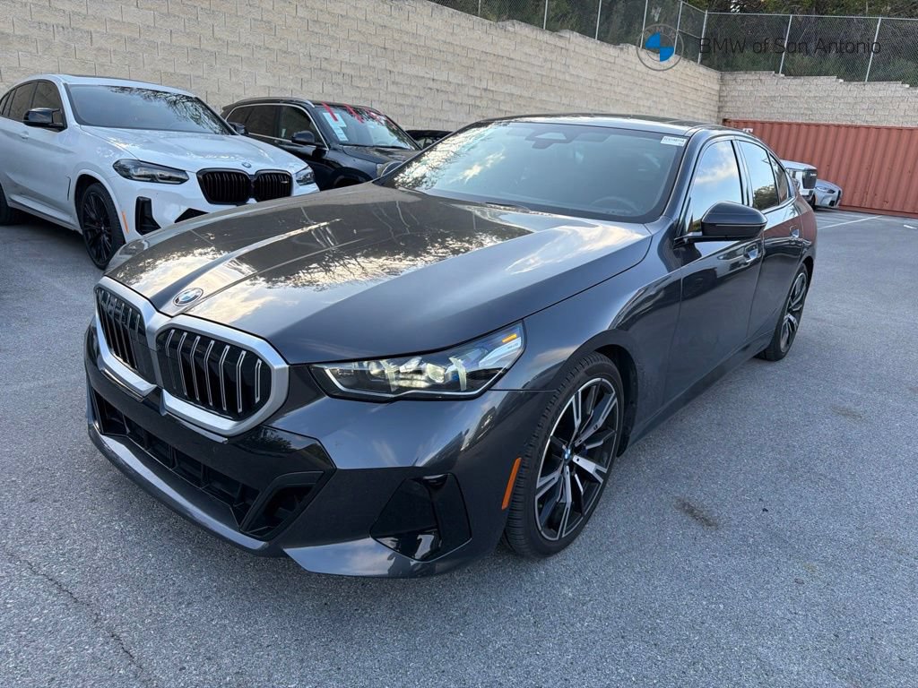 Certified 2025 BMW 540i xDrive w/ M Sport Package AWD/4WD image 1