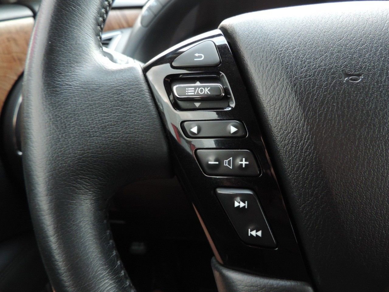 Used 2022 Nissan Armada SL image 29