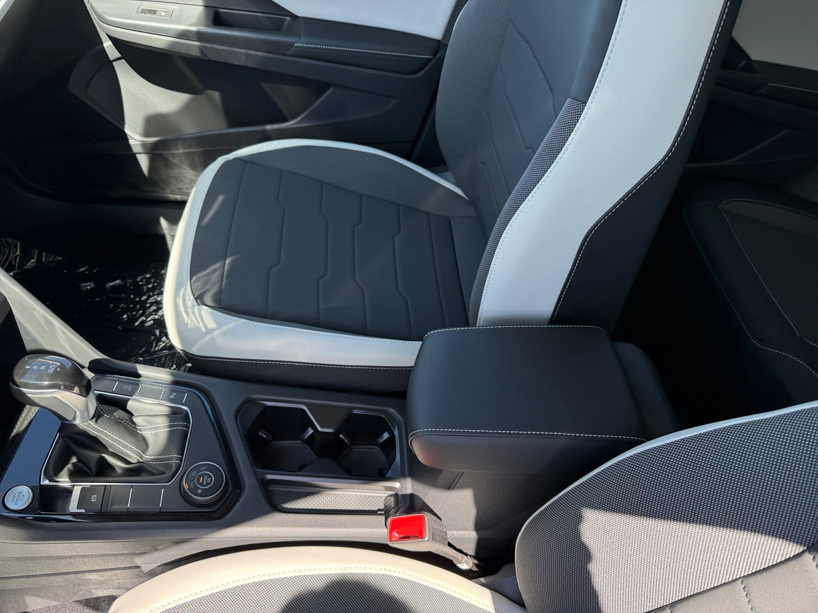 New 2026 Volkswagen Taos SE AWD/4WD image 14