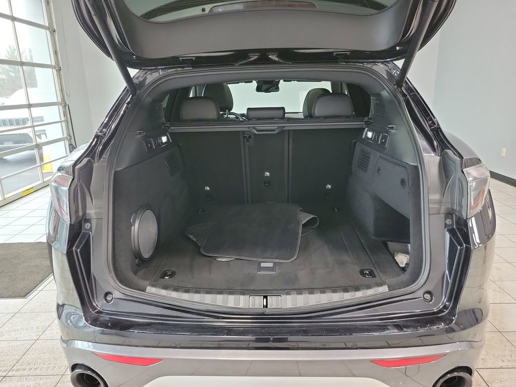 Used 2024 Alfa Romeo Stelvio Ti image 16
