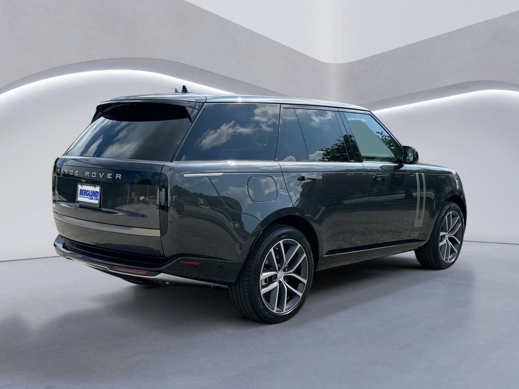 New 2025 Land Rover Range Rover SE image 4
