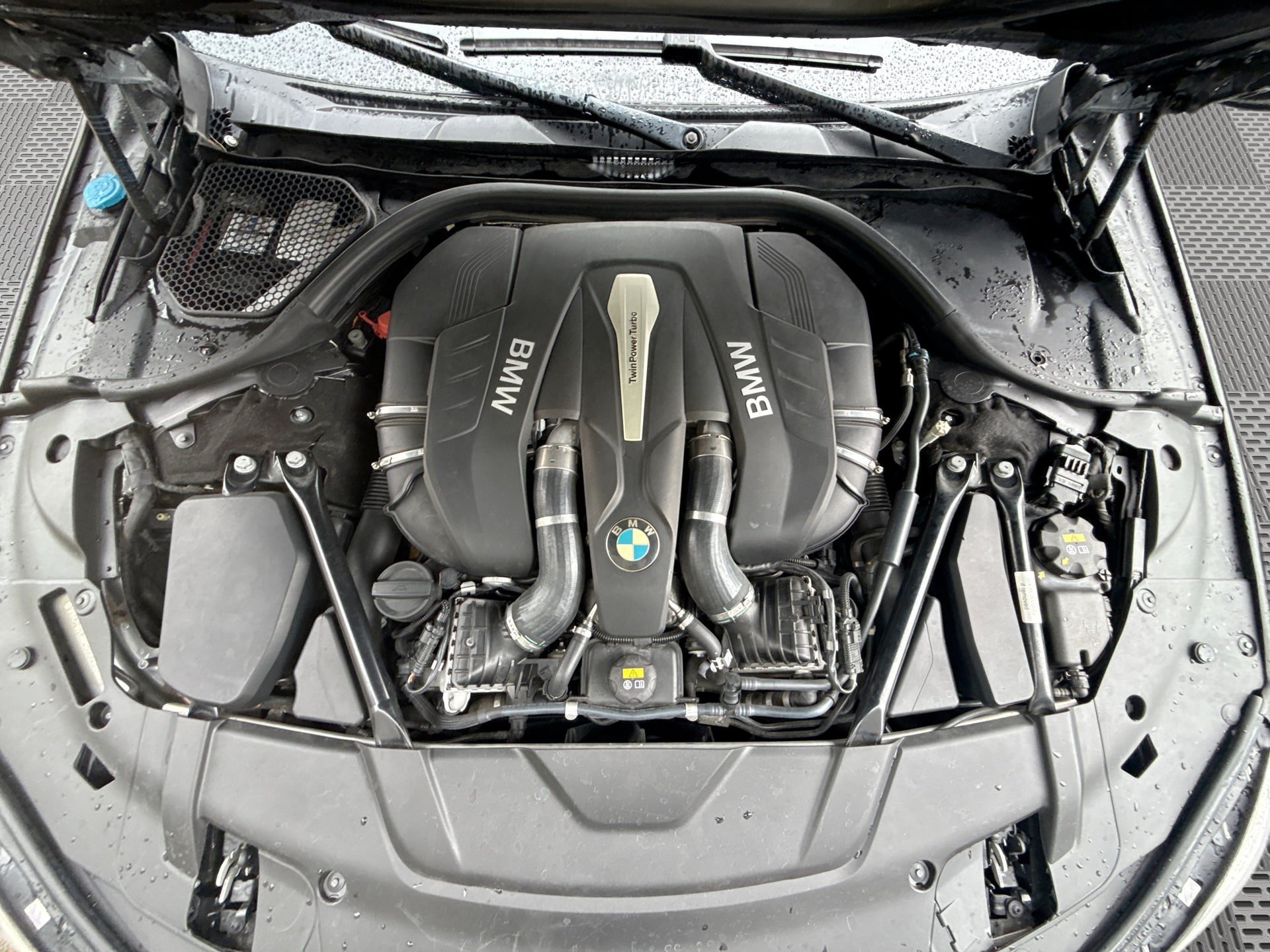 Used 2017 BMW 750i RWD image 18