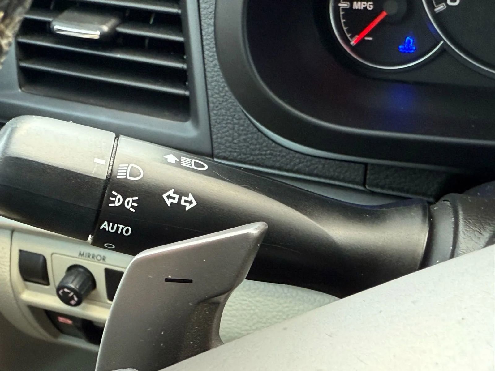 Used 2013 Subaru Legacy 2.5i Premium w/ All-Weather Pkg + Moonroof image 25