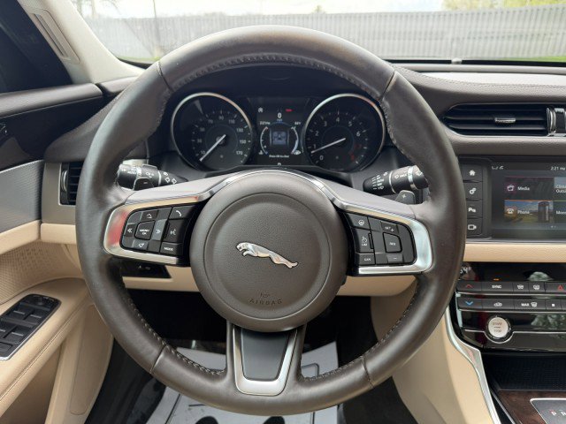 Used 2018 Jaguar XF Prestige AWD/4WD image 10