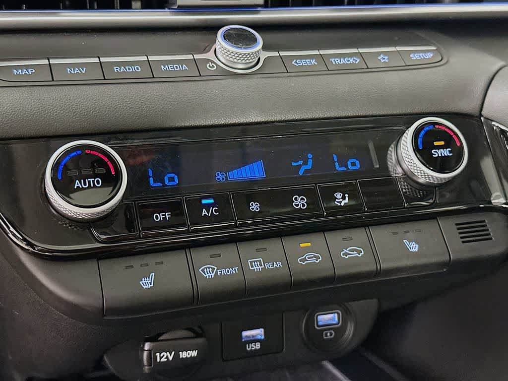 Used 2022 Hyundai Elantra Limited FWD image 17