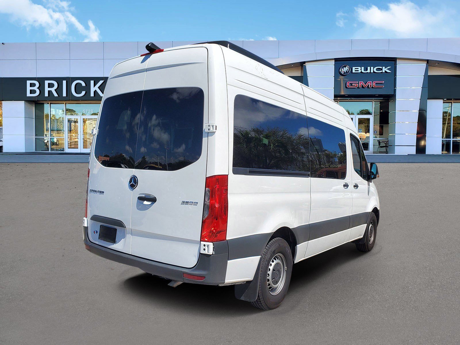 Used 2024 Mercedes-Benz Sprinter 2500 image 3