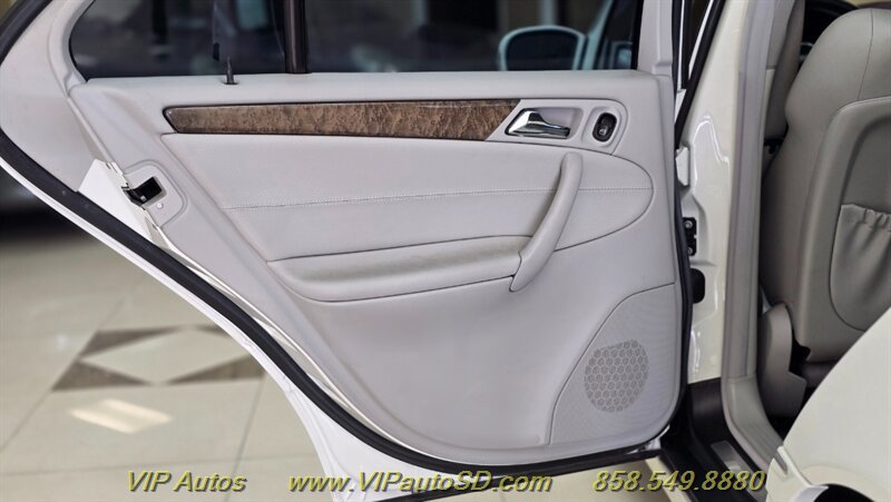 Used 2007 Mercedes-Benz C 230 Sedan image 13