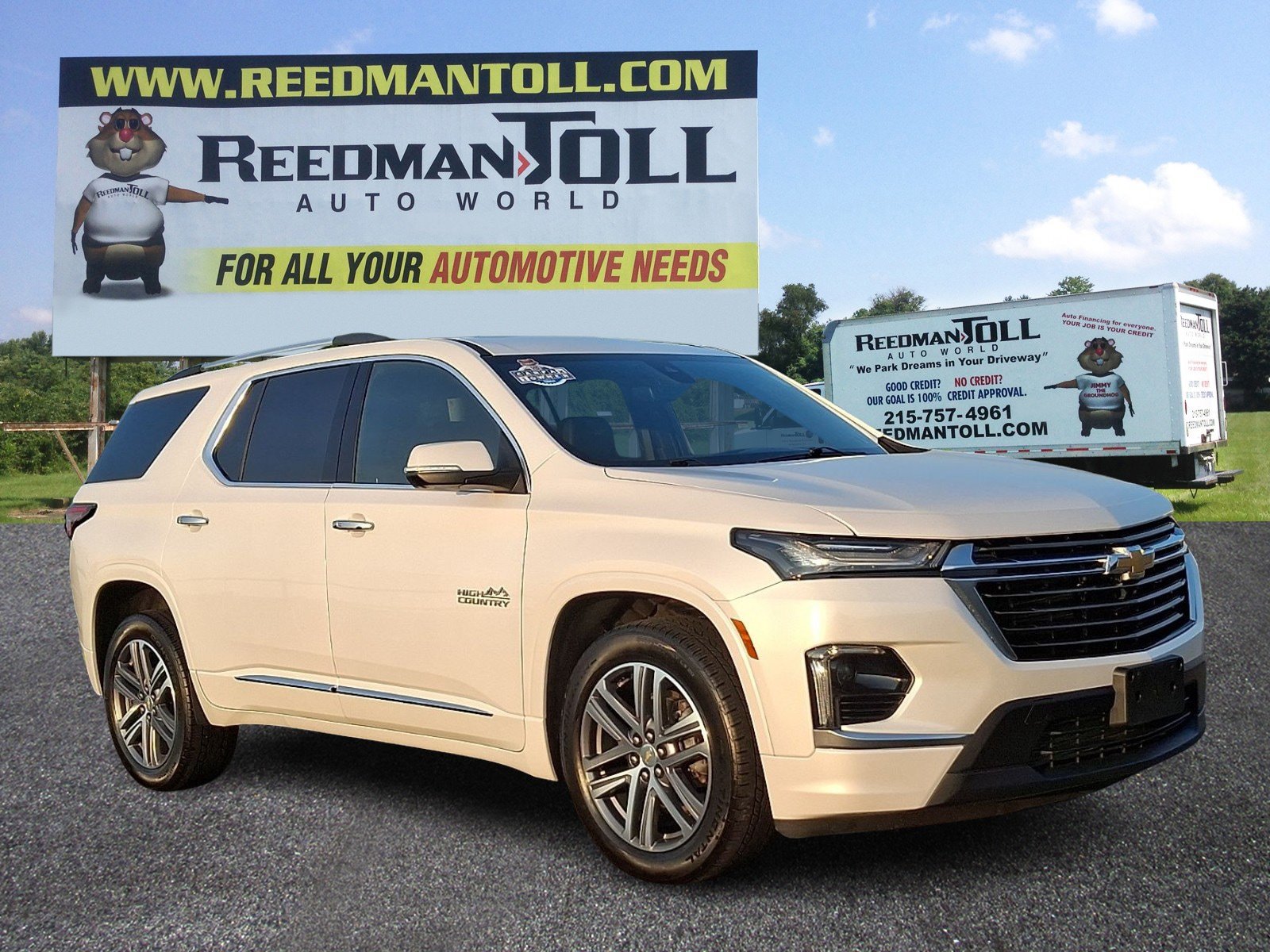 Used 2024 Chevrolet Traverse High Country FWD image 1