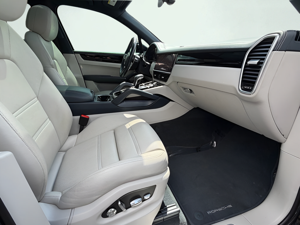 Used 2021 Porsche Cayenne AWD/4WD image 29