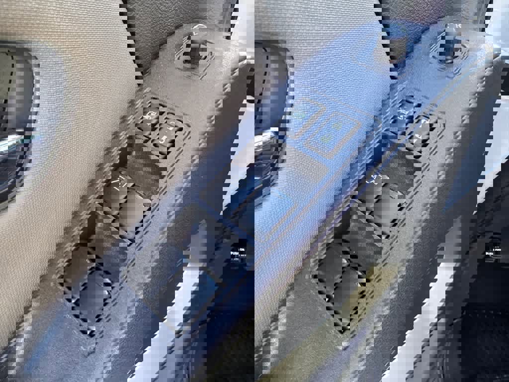 Used 2023 Nissan Frontier SV w/ SV Convenience Package image 14