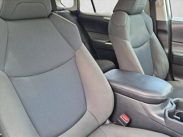 Used 2022 Toyota RAV4 LE FWD image 20
