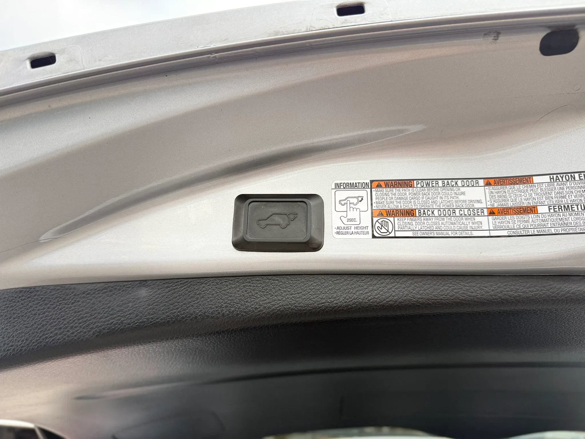 Used 2017 Toyota RAV4 XLE AWD/4WD image 25
