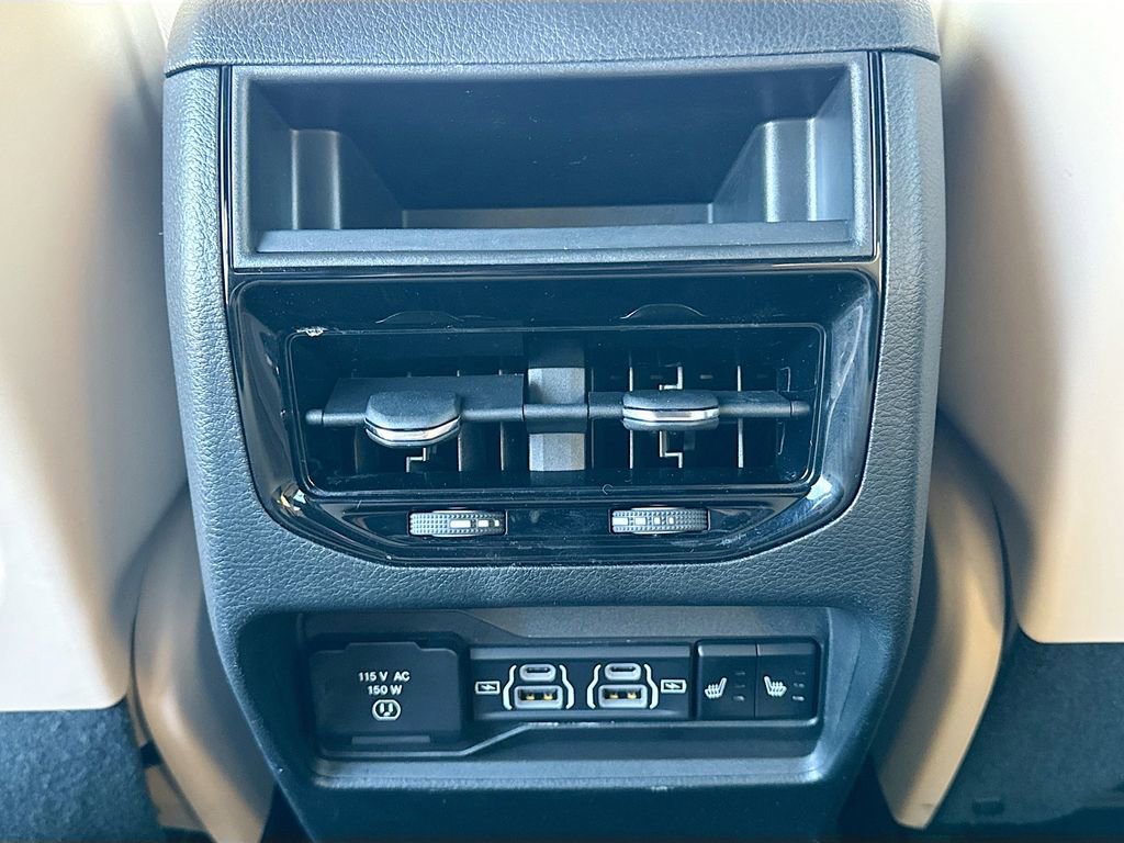 Used 2024 Jeep Grand Cherokee Limited image 23