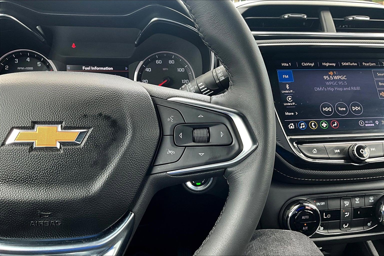 Used 2022 Chevrolet TrailBlazer ACTIV w/ Sun and Liftgate Package FWD image 21