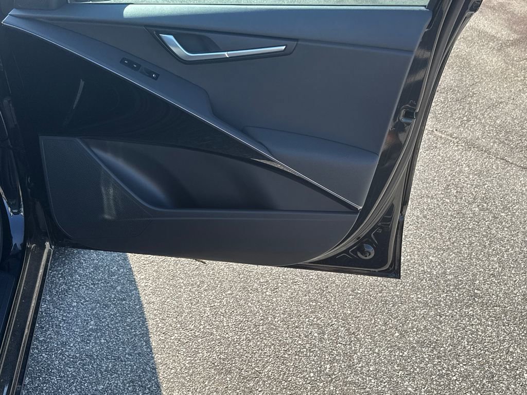 New 2024 Kia Niro EX Touring image 14