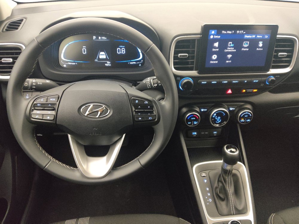 Used 2024 Hyundai Venue SEL FWD image 22