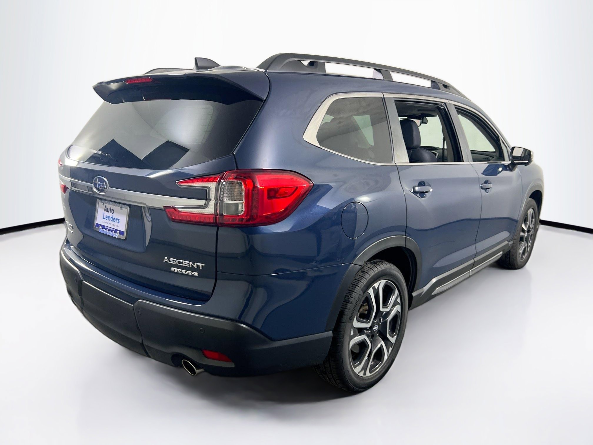 Used 2023 Subaru Ascent Limited w/ Technology Package image 5