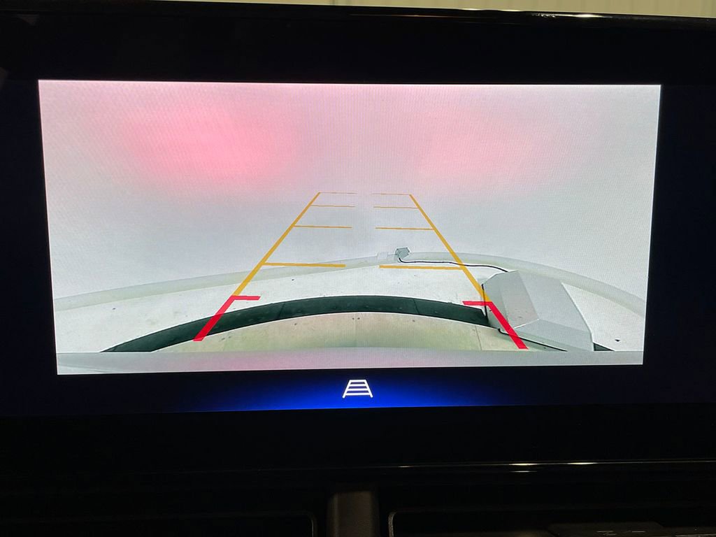 Used 2024 Chevrolet Trax LT w/ Sunroof Package image 4