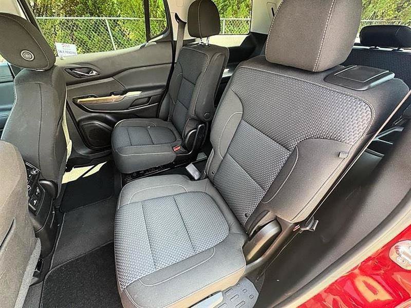 Used 2023 GMC Acadia SLE w/ Driver Convenience Package FWD image 42