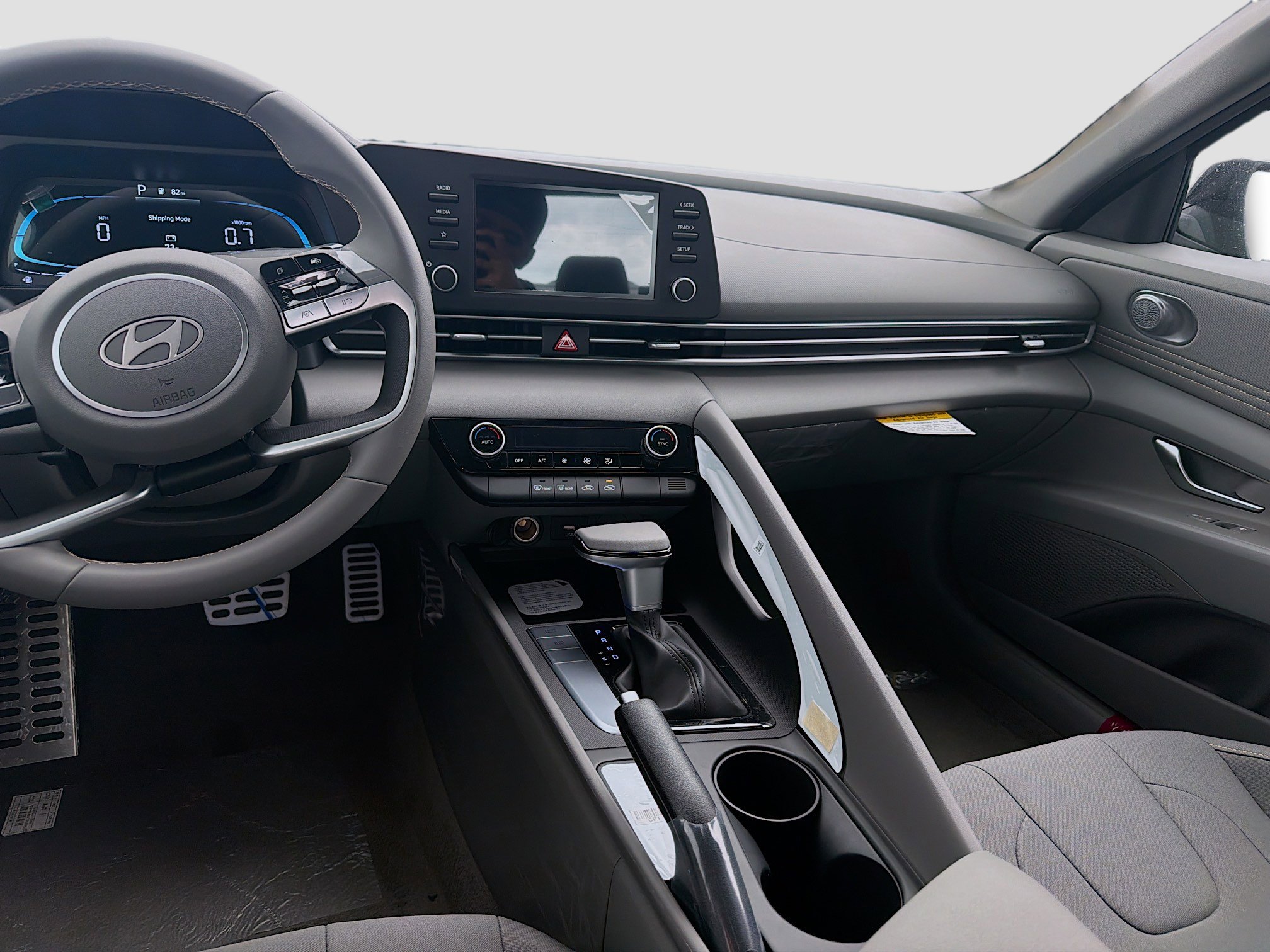 New 2026 Hyundai Elantra Sport FWD image 17