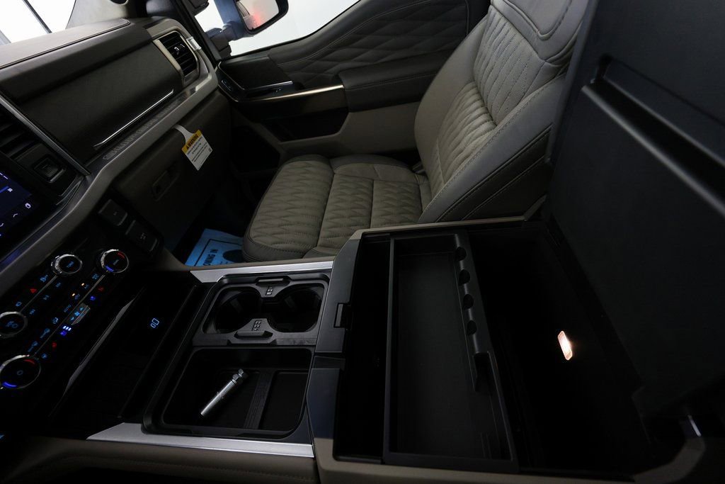 Used 2026 Ford F250 Platinum w/ Platinum Plus Package image 41