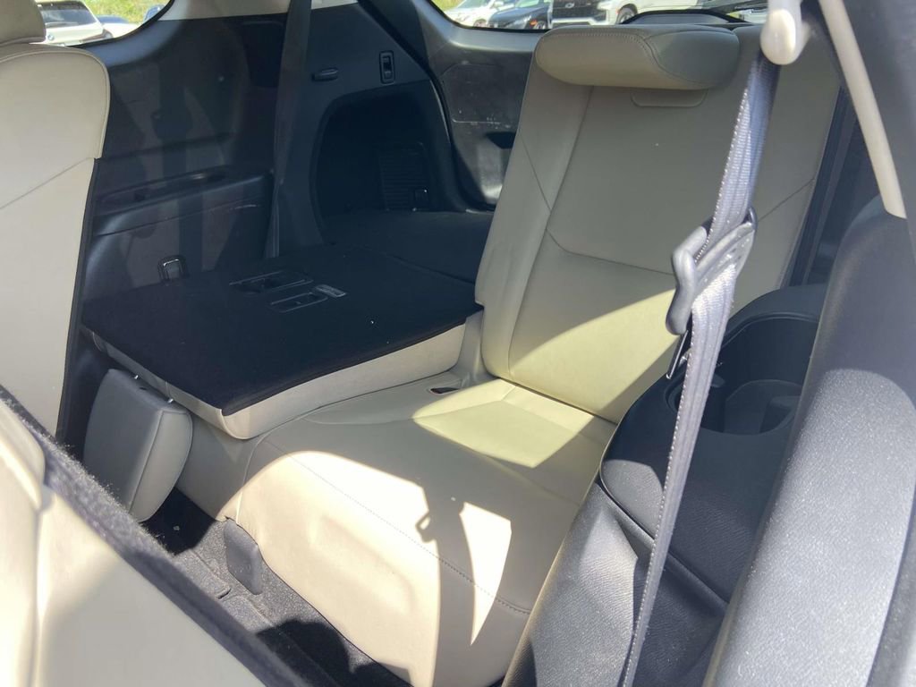 Used 2018 MAZDA CX-9 Touring w/ Touring Premium Package FWD image 7