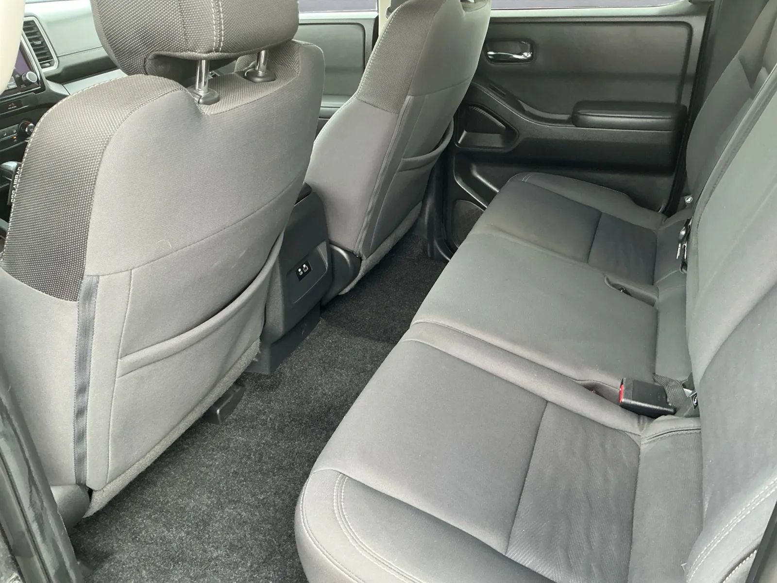 Used 2022 Nissan Frontier SV w/ Technology Package image 19