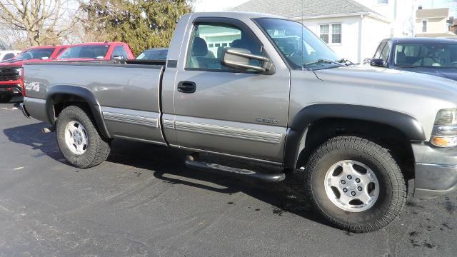 Used 2002 Chevrolet Silverado 1500 LS w/ Heavy Duty Suspension Pkg image 1