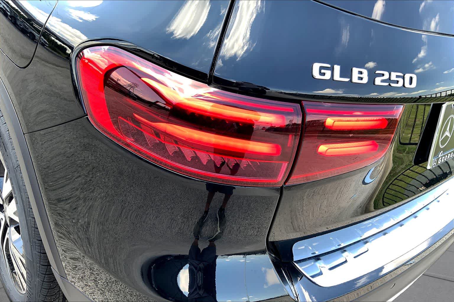 Used 2025 Mercedes-Benz GLB 250 image 6