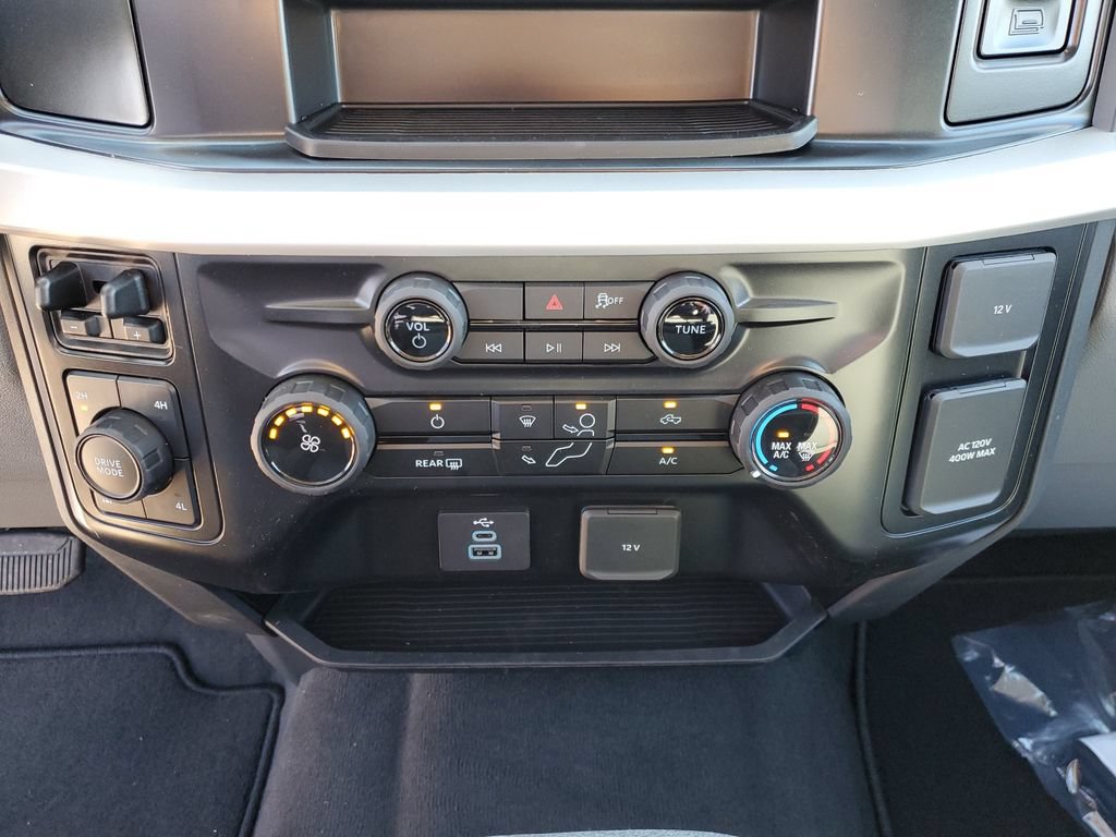 New 2026 Ford F250 XLT w/ FX4 Off-Road Package AWD/4WD image 21
