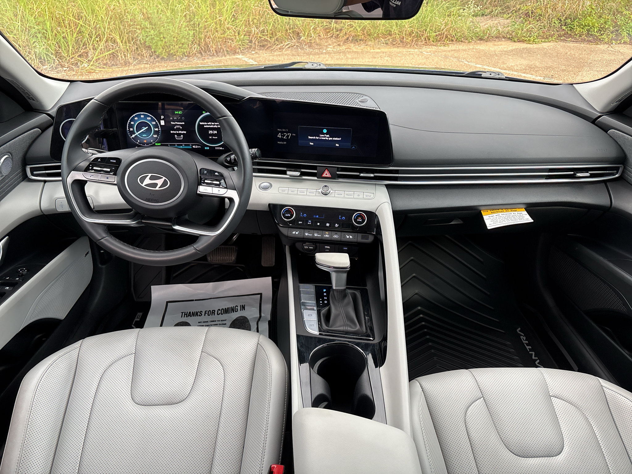 Used 2025 Hyundai Elantra Limited FWD image 15
