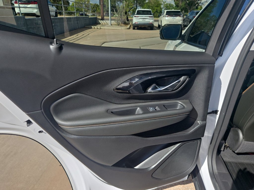 Used 2024 GMC Terrain AT4 AWD/4WD image 12