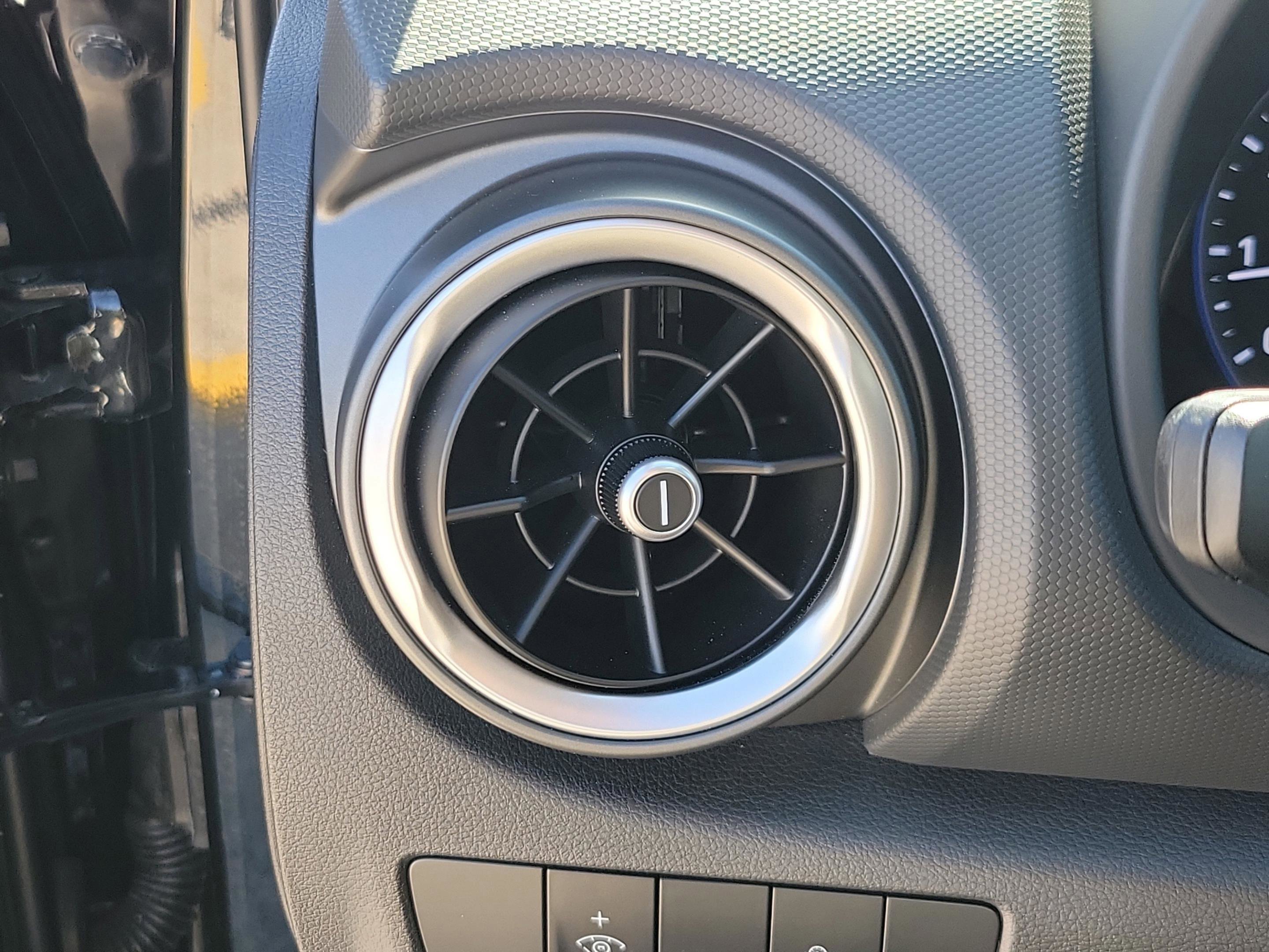 Certified 2022 Hyundai Kona SEL w/ Convenience Package image 30