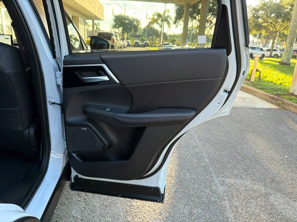 New 2026 Mitsubishi Outlander SE FWD image 30
