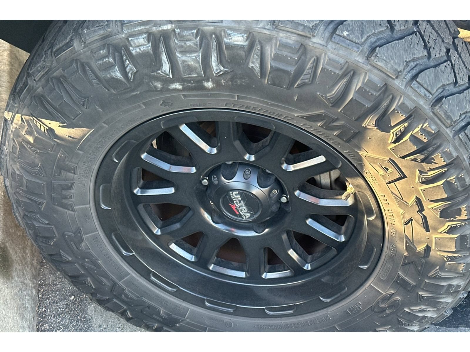 Used 2018 Toyota 4Runner SR5 AWD/4WD image 4