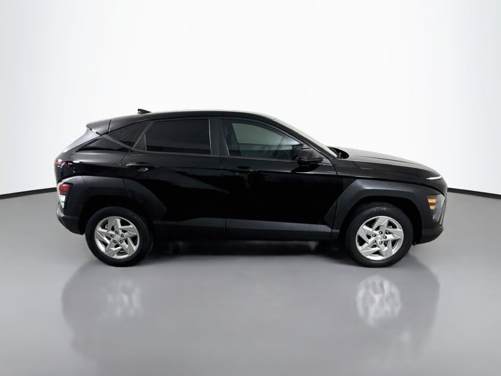 Used 2024 Hyundai Kona SE AWD/4WD image 8