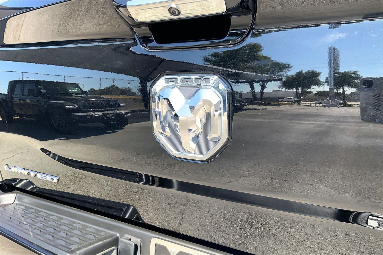 Used 2022 RAM 2500 Limited AWD/4WD image 28