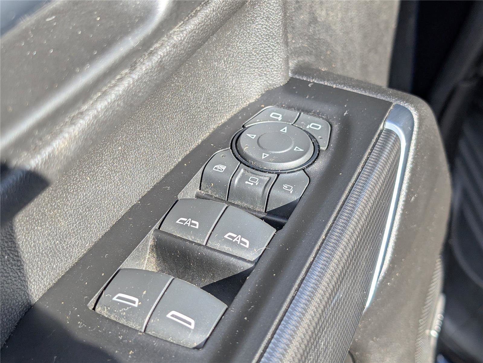 Used 2022 GMC Sierra 2500 AT4 w/ AT4 Preferred Package image 17