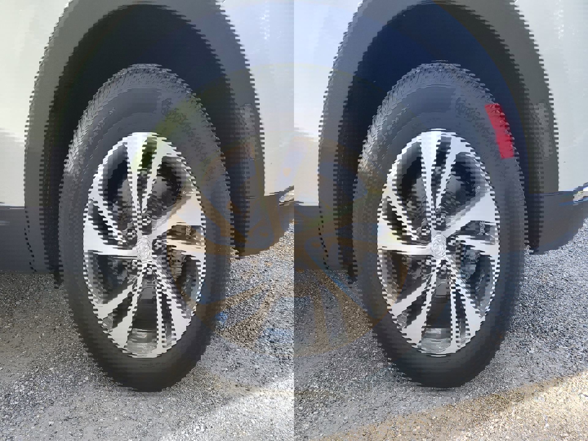 Used 2021 Buick Envision Essence image 75