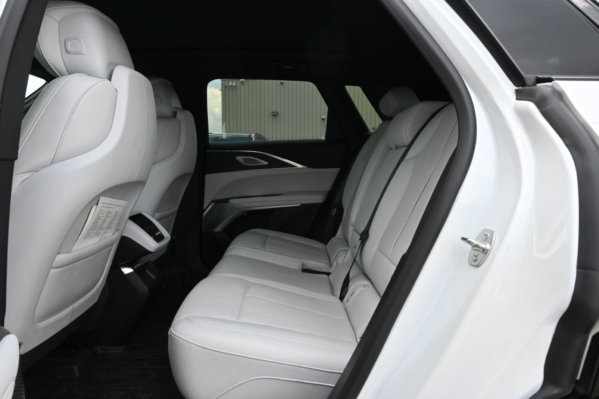 Certified 2024 Cadillac Lyriq Luxury w/ LPO, Floor Liner Package AWD/4WD image 19