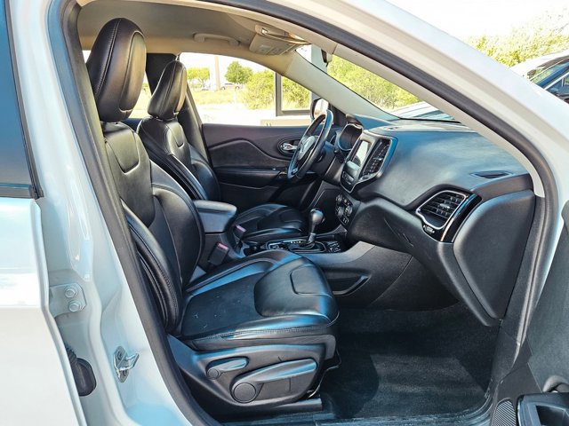 Used 2020 Jeep Cherokee Latitude Plus image 20