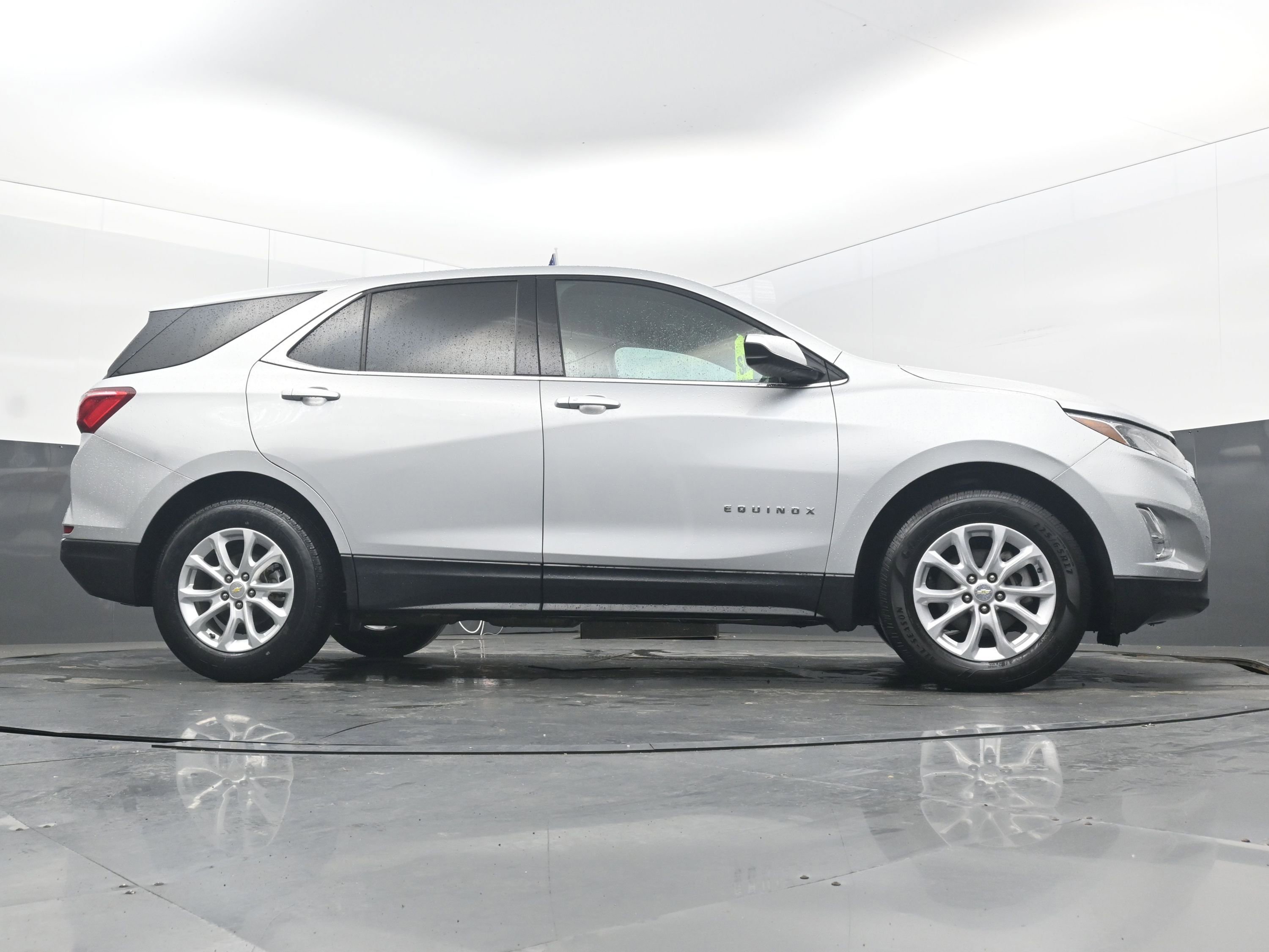 Used 2020 Chevrolet Equinox LT image 32
