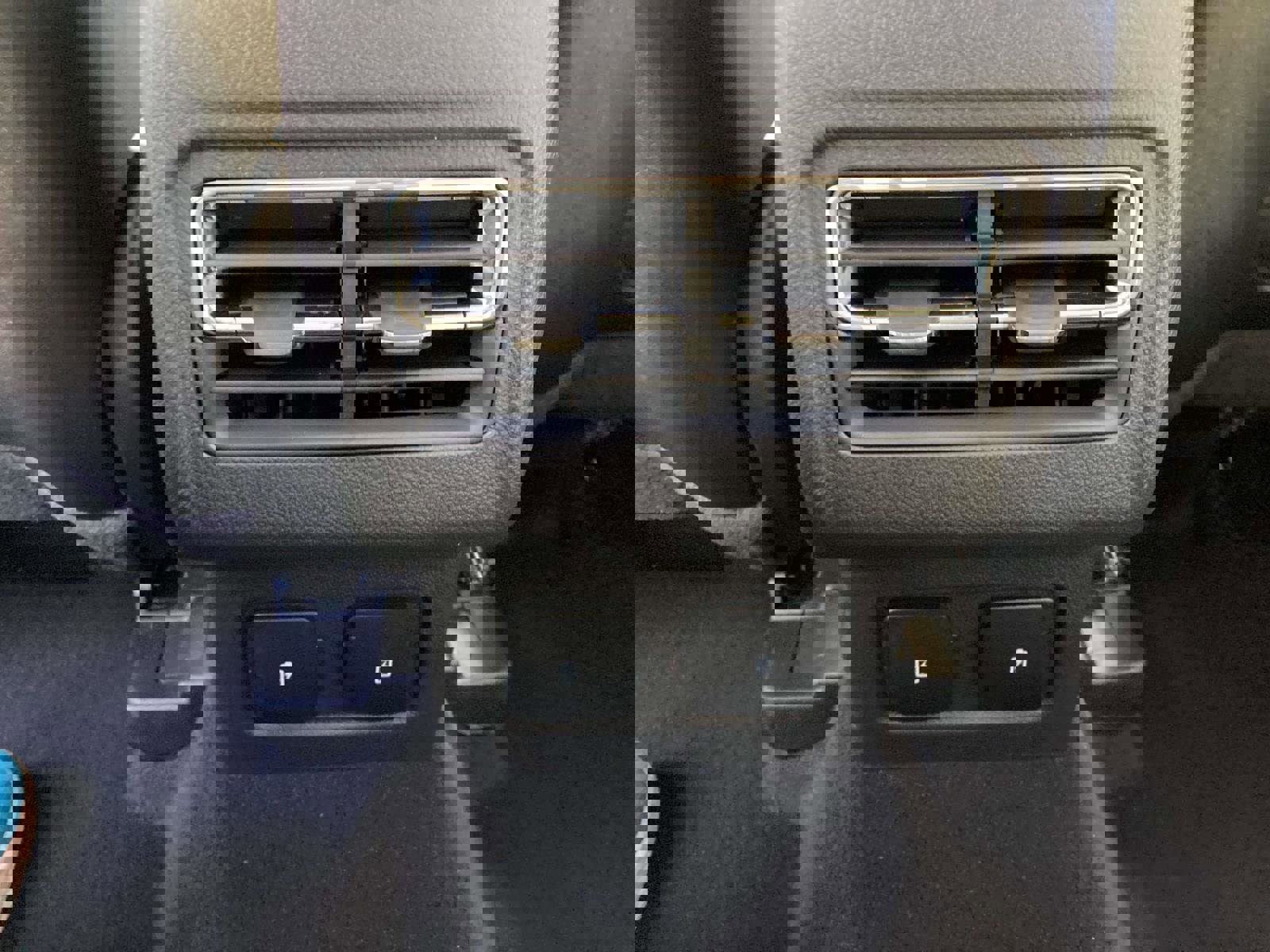 New 2026 Lincoln Corsair Premiere image 16