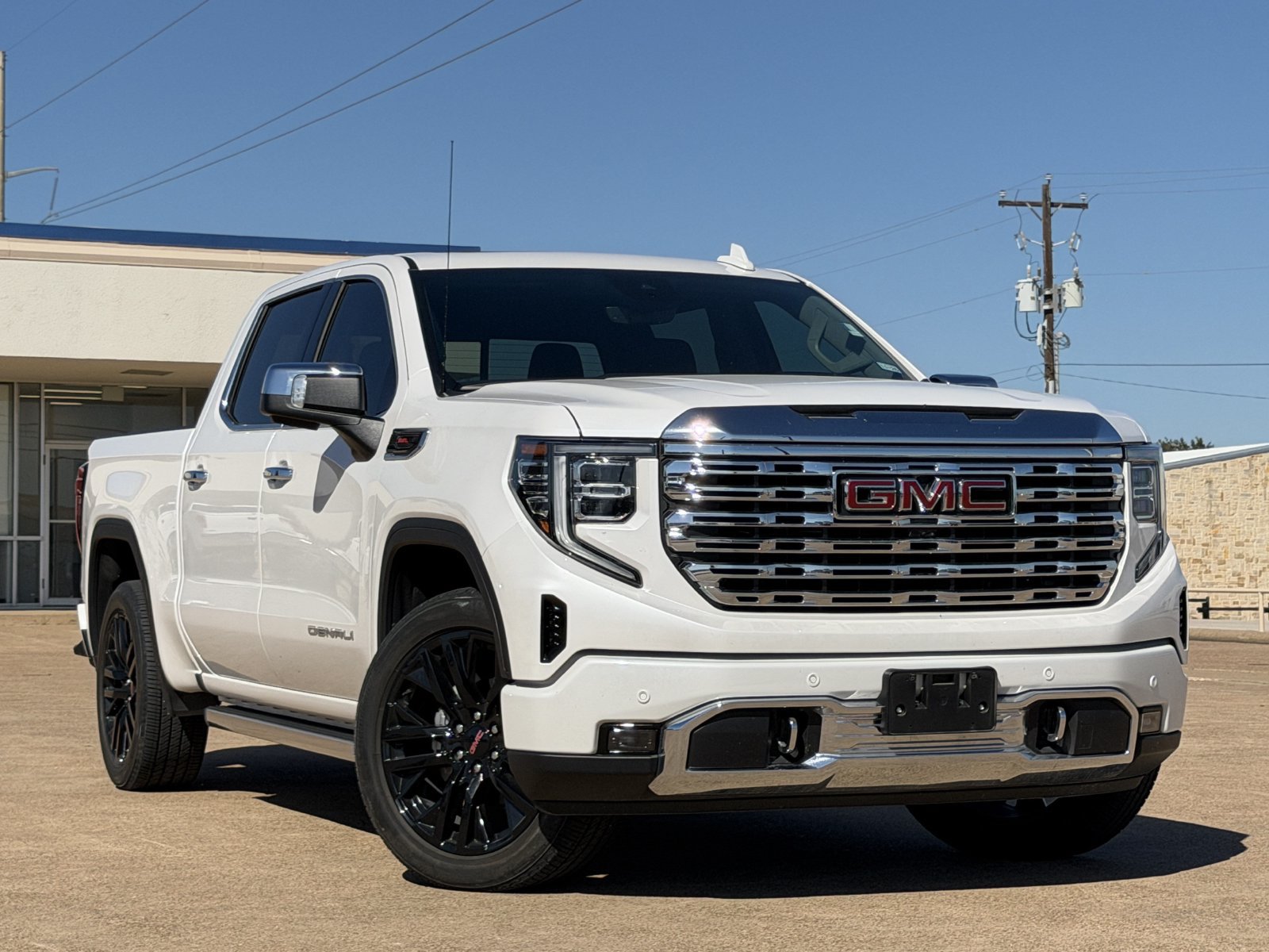 Used 2025 GMC Sierra 1500 Denali w/ Denali Reserve Package AWD/4WD image 2