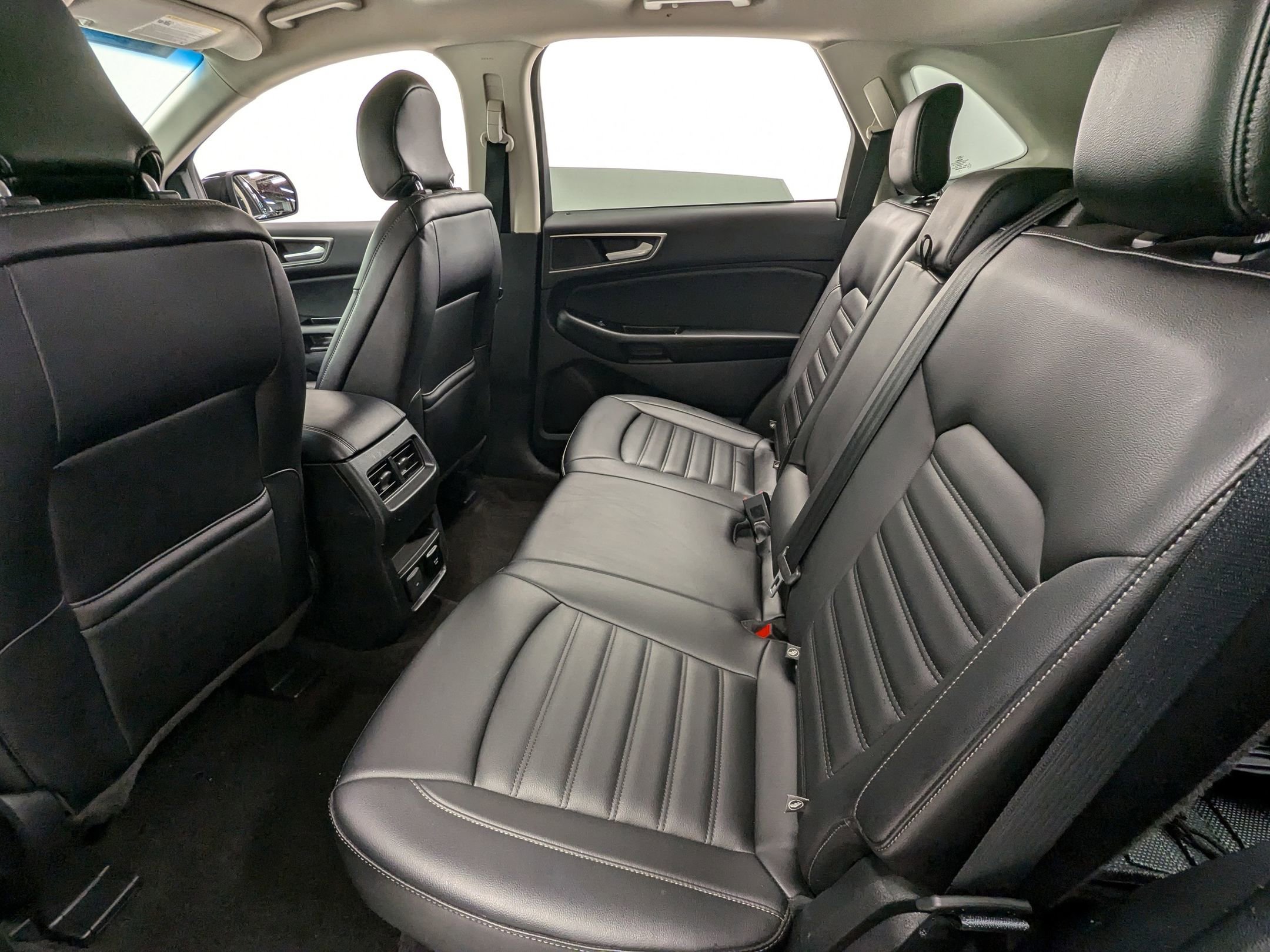 Used 2019 Ford Edge SEL w/ Equipment Group 201A image 19