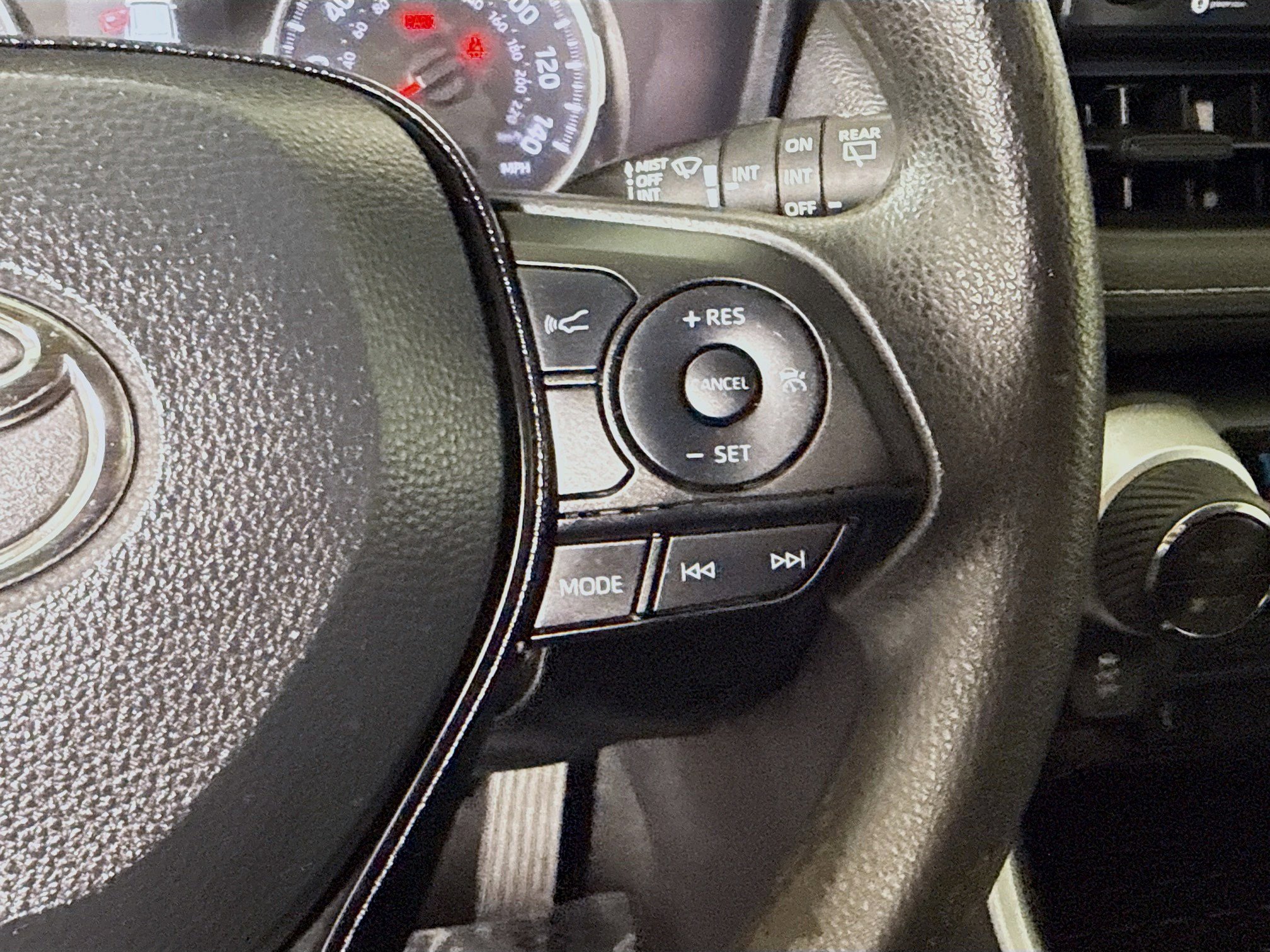 Used 2021 Toyota RAV4 XLE w/ Convenience Package image 15